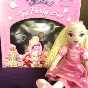 Alice in Wonderland Doll & 17-Piece Tea Set Special